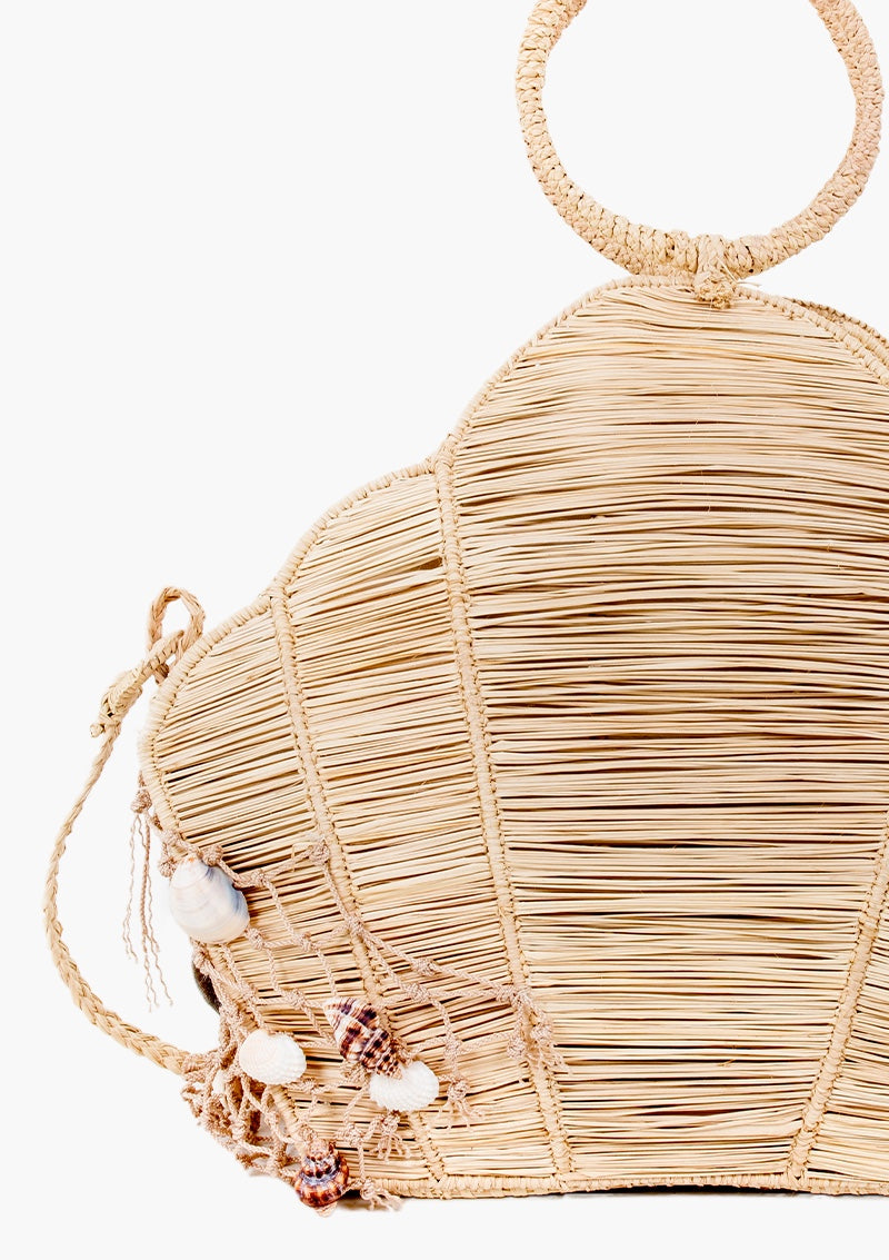 Shell shaped handle bag, natural / caramale