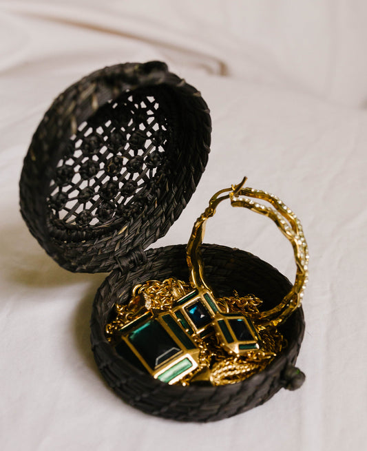 Round handwoven vintage jewelry holder