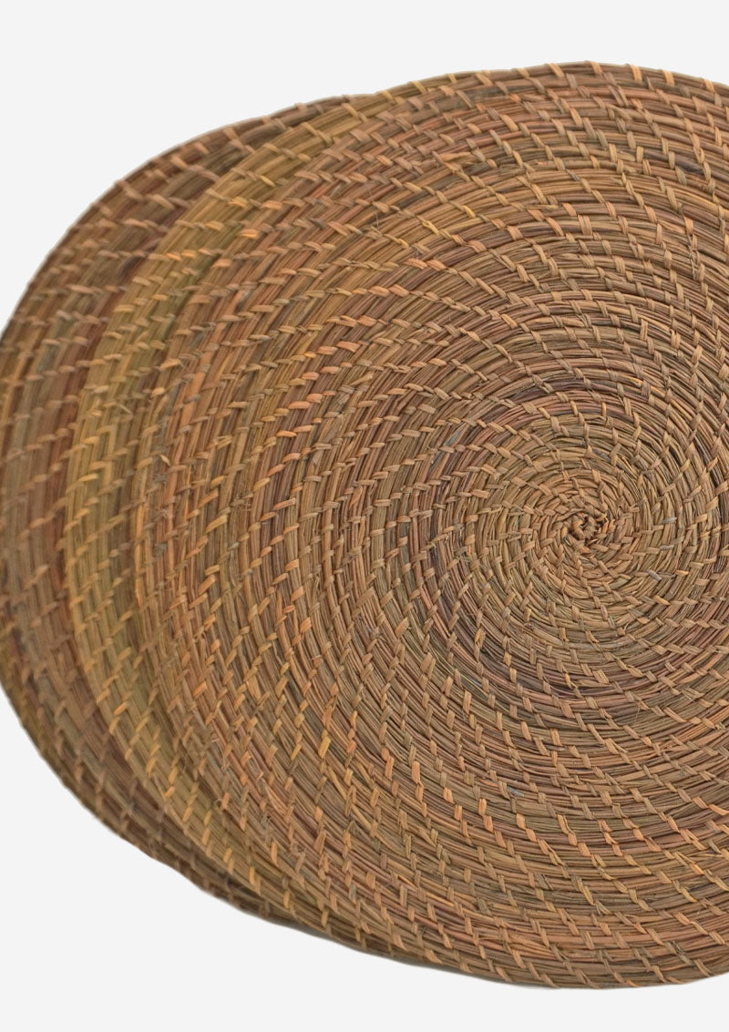 Round placemat, brown / Matoaka